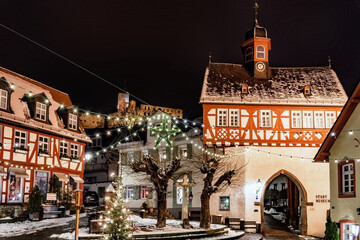 Altes Rathaus von Königstein im Taunus in der Weihnachtszeit, Hessen, Deutschland
