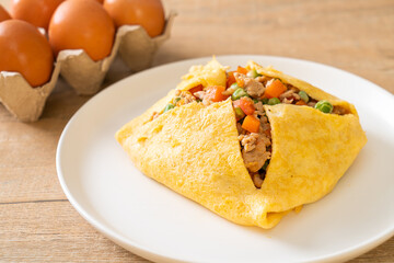 egg wrap or stuffed egg with minced pork and vegetable