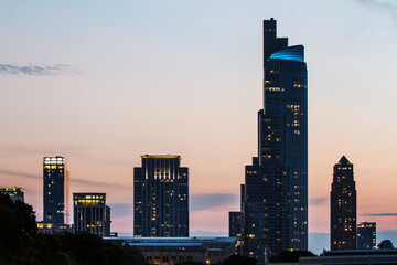 Fototapeta na wymiar Beautiful Chicago skyscrapers at dusk