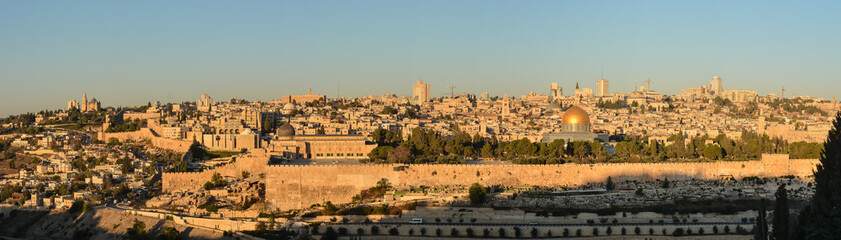 Fototapeta na wymiar Dawn on the Temple Mount.