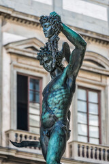 Perseus mit dem Kopf der Medusa auf der Piazza della Signoria in Florenz, Italien