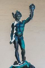 Perseus mit dem Kopf der Medusa auf der Piazza della Signoria in Florenz, Italien