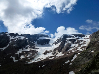 Fototapeta na wymiar Stubai high-altitude hiking trail, lap 7 in Tyrol, Austria