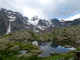 Fototapeta na wymiar Stubai high-altitude hiking trail, lap 7 in Tyrol, Austria