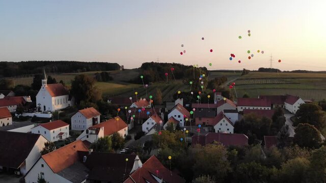 Fliegende Luftballons