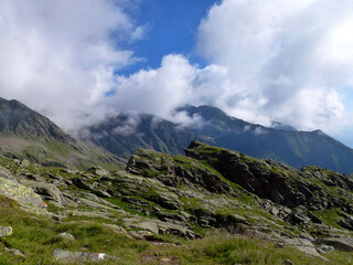 Fototapeta na wymiar Stubai high-altitude hiking trail, lap 8 in Tyrol, Austria