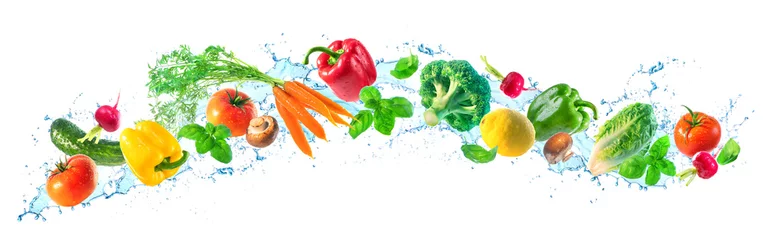 Abwaschbare Fototapete Frisches Gemüse Frisches Gemüse und Wasserspritzer auf Panoramahintergrund
