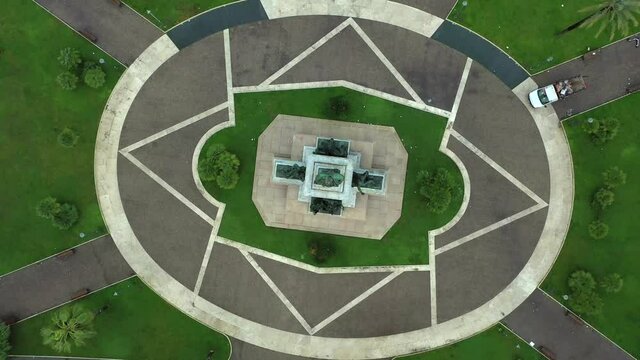 Vista panoramica di piazza Cavour e dell'iconico edificio neoclassico della Corte Suprema di Cassazione (italiano: Corte Suprema di Cassazione), Roma, Italia
Ripresa aerea con drone, vista panoramica