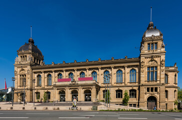Fototapeta na wymiar Die historische Stadthalle in Wuppertal; Deutschland