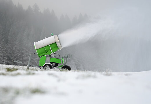 Gr&uuml;ne Schneekanone