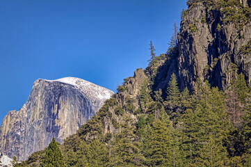 Obraz premium A Peek At Half Dome In Yosemite