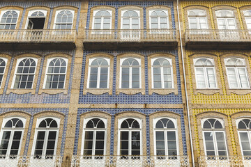 facade of a building in Portugal Guimarães ajulejos colorful blue yellow 