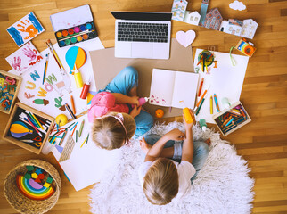 Preschool kids drawing and making crafts with online art classes