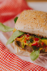 foto detalle de hamburguesa vegetariana 
