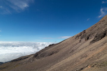 Closeup shot of volcanoes Iztaccihuatl and Popocatepetl in Mexico