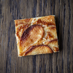 freshly baked apple cake