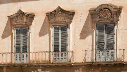 Vecchie finestre del centro storico - Lecce