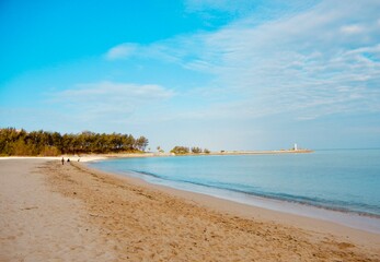 日本の沖縄の砂浜　風景