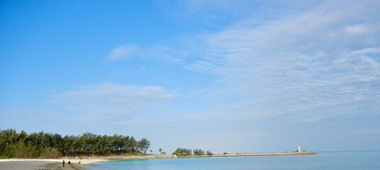 日本の沖縄の砂浜　風景