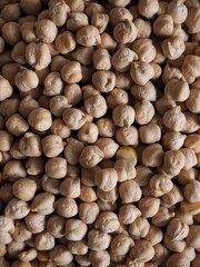 대나무 바구니애 담긴 유기농 콩, 병아리콩
