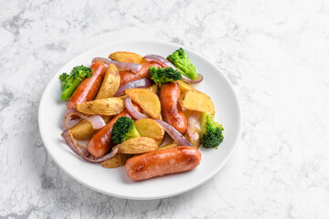 ポテトとウインナーの炒め物