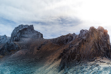 Closeup shot of volcanoes Iztaccihuatl and Popocatepetl in Mexico