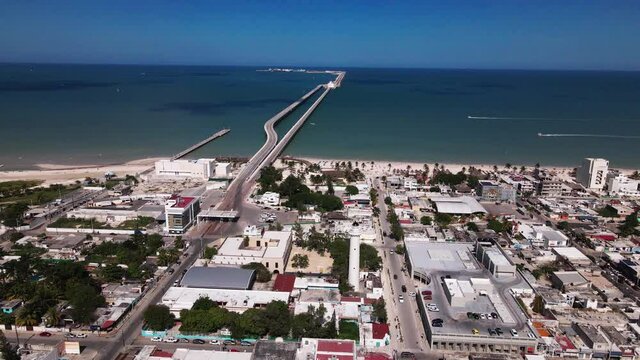 The huge port of Progreso in Yucat&aacute;n, Mexico