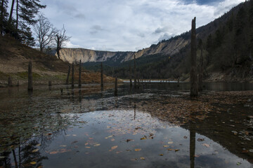 Obraz premium Suluklu Lake is in the district of Bolu in Turkey. ( Autumn lake view ) Camping area available.