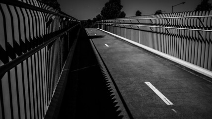 Fototapeta premium black and white bridge