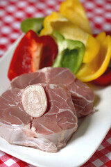 Osso buco, Osso buco vom Kalb, Kalbsossobucco mit Paprikaschoten