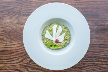 risotto with mint and slices of cheese