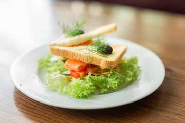 toast with cream cheese and salmon