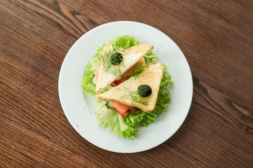 toast with cream cheese and salmon