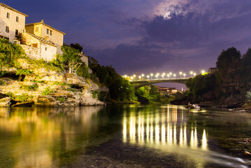 Obraz premium Night view of the Port Bridge in Mostar. Bosnia and Herzegovina