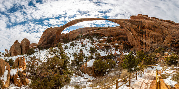 Panoramic picture of natural and geological wonders of Arches national park in Utah © Aquarius