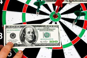 
Darts darts money