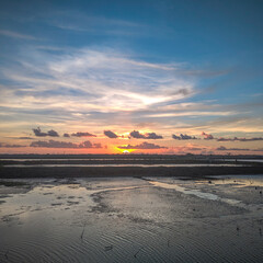 Obraz premium sunset at the fish farm