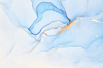 Natürliche luxuriöse abstrakte flüssige Kunstmalerei in Alkoholtintentechnik. Zarte und verträumte Tapete. Farbmischung, die transparente Wellen und goldene Strudel erzeugt. Für Poster, andere Drucksachen © CHREMOS