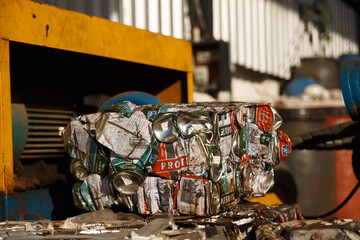 tin, latinha, recicláveis, 
can of soda, soda, reciclável