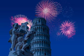 Naadloos Behang Airtex De scheve toren Celebratory fireworks for new year over pisa tower during last night of year. Christmas atmosphere