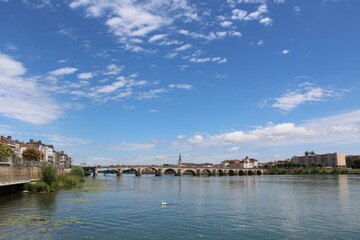 Naklejka premium Bridge & River