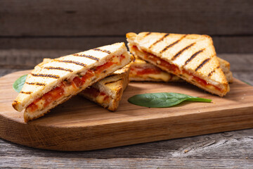 Grilled sandwiches with cheese