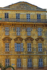 Fototapeta na wymiar facade of a historic building