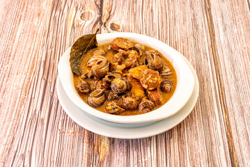 snails in sauce