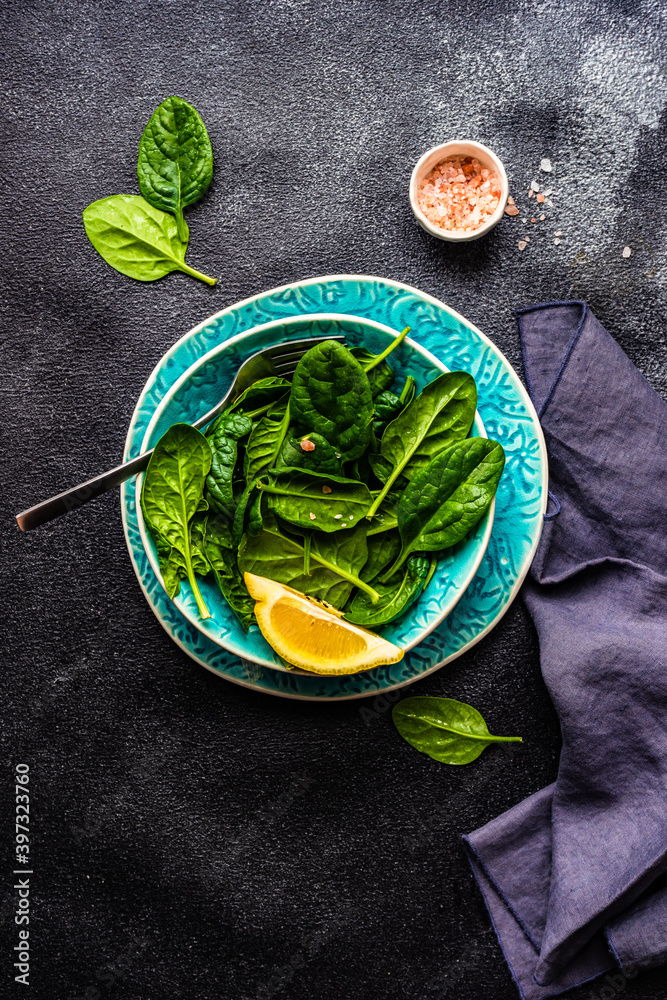 Poster Spinach salad with sesame seeds