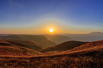 秋の大観峰から見た朝日　熊本県阿蘇市　Sunrise seen from Autumn Daikanbou Kumamoto-ken Aso city