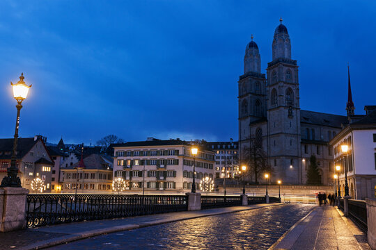 Grossmunster at night