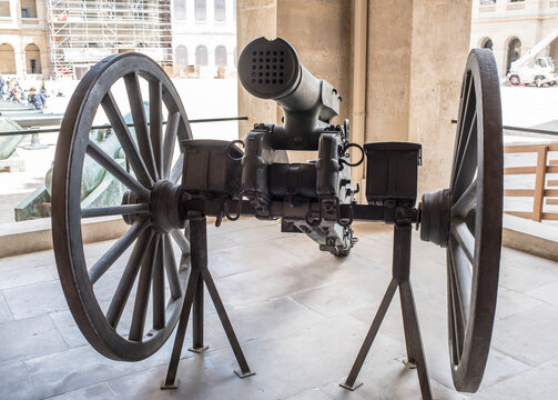 Canon a Balles- mitrailleuse is a type of volley gun with multiple barrels of rifle calibre that can fire either multiple rounds at once or several rounds in rapid succession