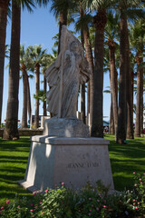 Cannes, pomnik Joanna d Arc,  Francja,09.2015 - obrazy, fototapety, plakaty