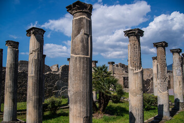 Fototapeta na wymiar Colonnade of the House of Cornelius Rufus in Pompeii